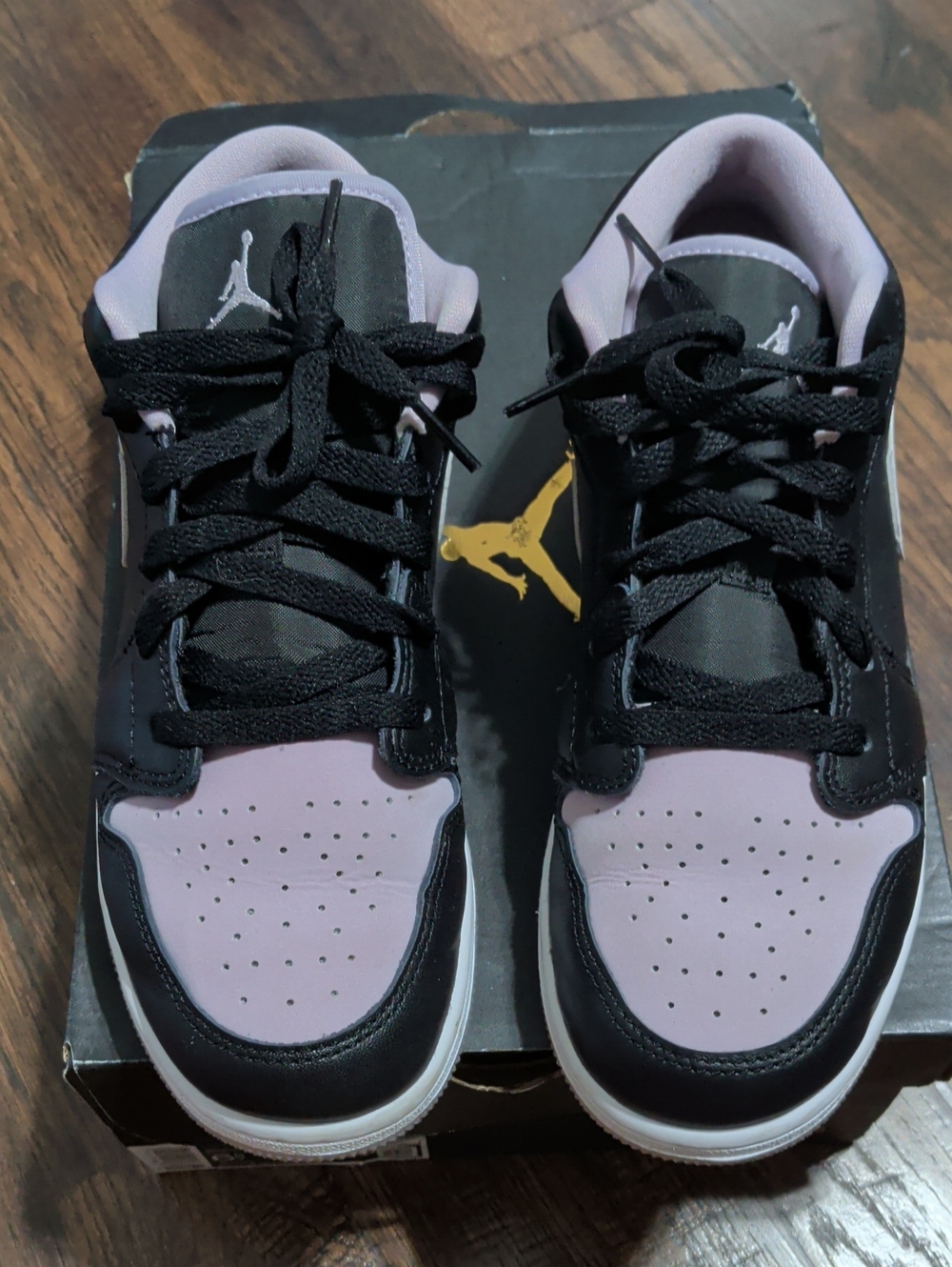 Jordan Kids Low-Top Sneakers in Black & Light Pink